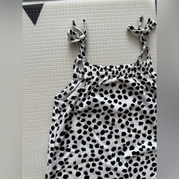 Old Navy|Baby girl Animal Print,leopard print sleeveless romper in black & white - Picture 2 of 3